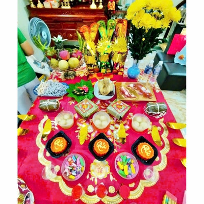 Mâm cúng Ông Táo là nghi lễ quan trọng của người Việt vào ngày 23 tháng Chạp hằng năm, mang ý nghĩa tiễn Táo Quân về trời