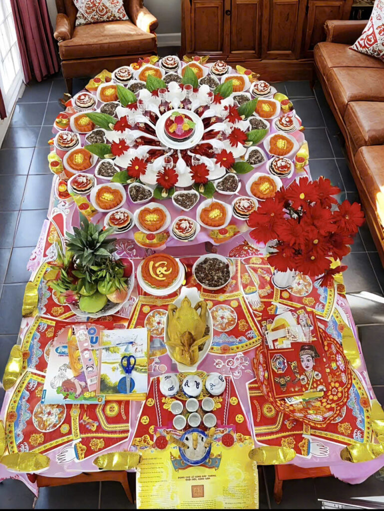 Tone đỏ - B&eacute; Trai