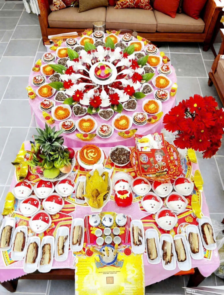 Tone đỏ - B&eacute; Trai